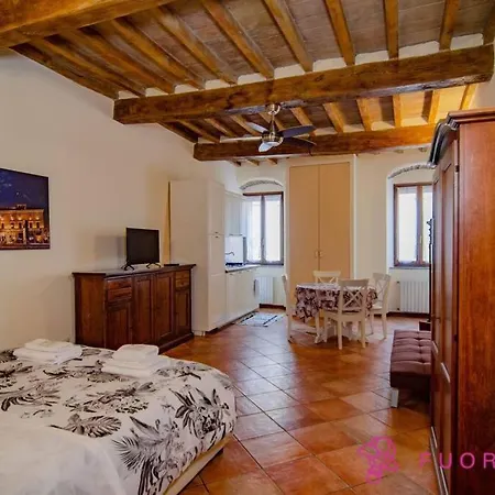 Borgo Delle Colonne 16 아파트 *
